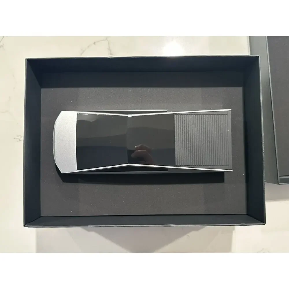 Tesla Levitating Cyber Truck 1:24 Scale Model Collectors Edition TSLA